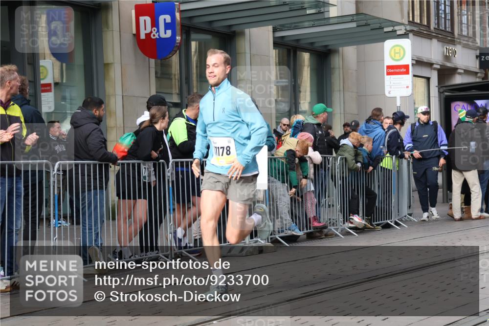 05.10.2025 - 20. swb-Marathon Bremen Strokosch-Dieckow http://msf.ph/oto/9233700 05.10.2025 10:42:29 Ziel 9524, 10045, 10592, 10624, 11178, 11640, 9524, 10045, 10592, 10624, 11178, 11640 meine-sportfotos.de