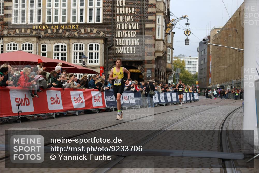 05.10.2025 - 20. swb-Marathon Bremen Yannick Fuchs http://msf.ph/oto/9233706 05.10.2025 10:34:39 Ziel 10718 meine-sportfotos.de