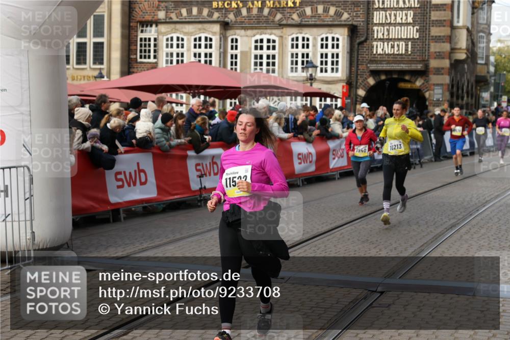 05.10.2025 - 20. swb-Marathon Bremen Yannick Fuchs http://msf.ph/oto/9233708 05.10.2025 11:03:42 Ziel 7199, 9486, 9498, 9850, 9940, 10213, 11522 meine-sportfotos.de