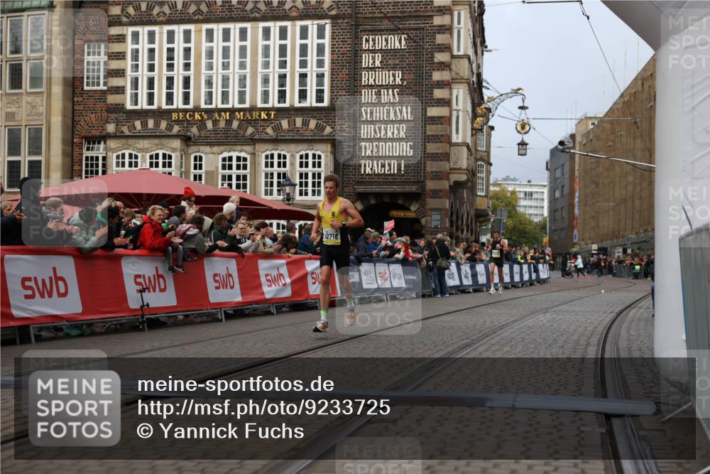 05.10.2025 - 20. swb-Marathon Bremen Yannick Fuchs http://msf.ph/oto/9233725 05.10.2025 10:34:39 Ziel 10718 meine-sportfotos.de