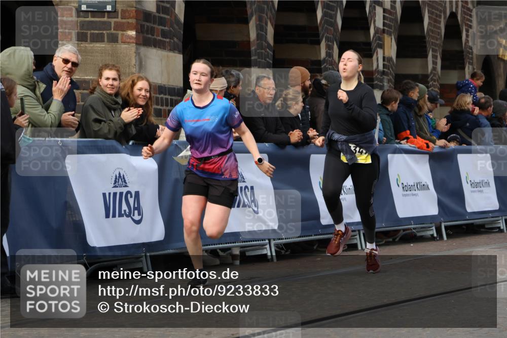 05.10.2025 - 20. swb-Marathon Bremen Strokosch-Dieckow http://msf.ph/oto/9233833 05.10.2025 10:54:09 Ziel 9402, 9574, 9900, 9935, 10019, 10234, 10533, 10631, 10662, 11151, 11203, 11347, 11449 meine-sportfotos.de