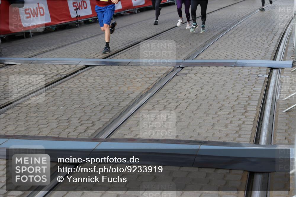 05.10.2025 - 20. swb-Marathon Bremen Yannick Fuchs http://msf.ph/oto/9233919 05.10.2025 11:03:46 Ziel 7199, 9486, 9940, 10213, 10297, 10478, 10711, 10713, 11522, 11589 meine-sportfotos.de