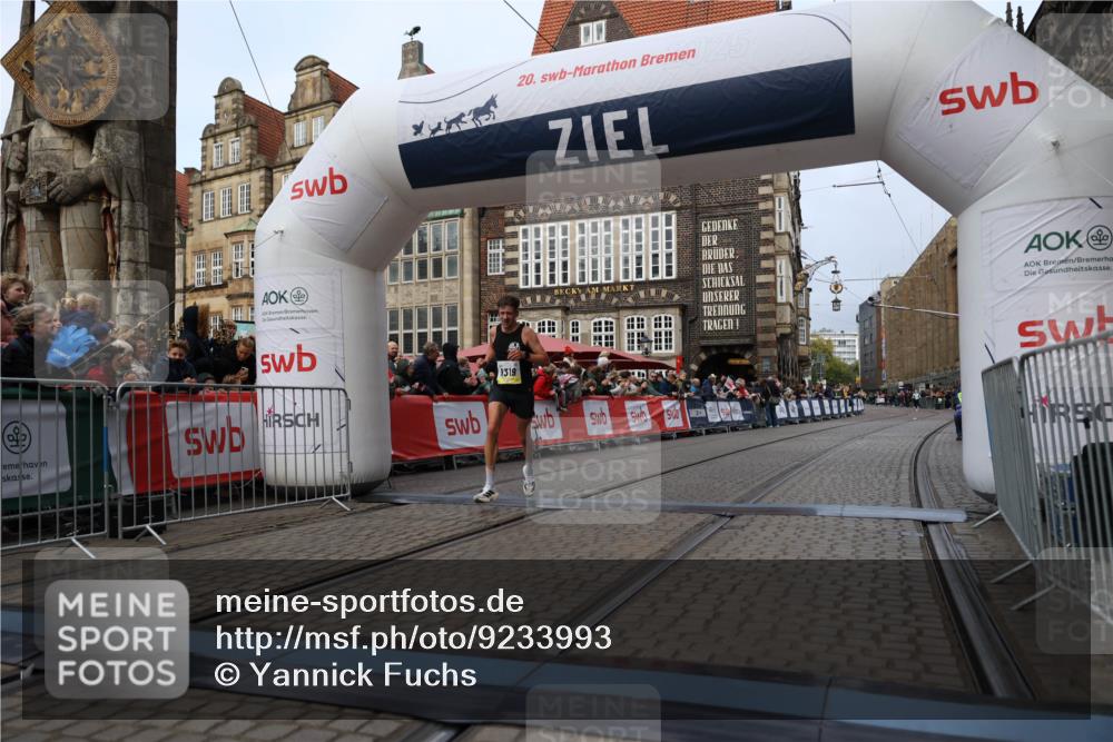 05.10.2025 - 20. swb-Marathon Bremen Yannick Fuchs http://msf.ph/oto/9233993 05.10.2025 10:34:44 Ziel 9319, 10718 meine-sportfotos.de