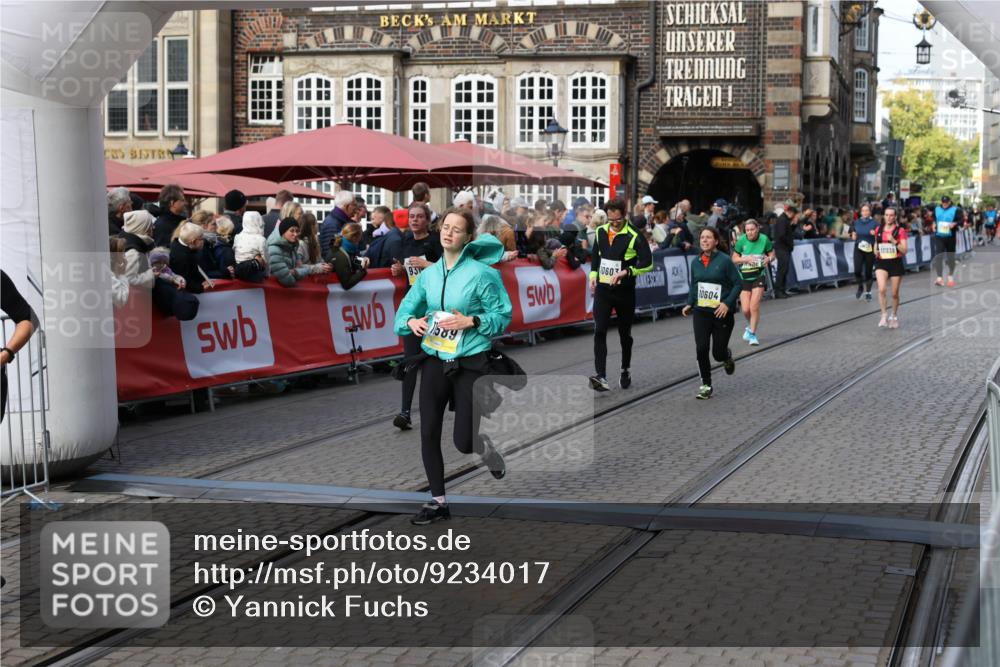 05.10.2025 - 20. swb-Marathon Bremen Yannick Fuchs http://msf.ph/oto/9234017 05.10.2025 11:03:50 Ziel 9315, 9940, 10213, 10297, 10478, 10603, 10604, 10711, 10713, 11589 meine-sportfotos.de