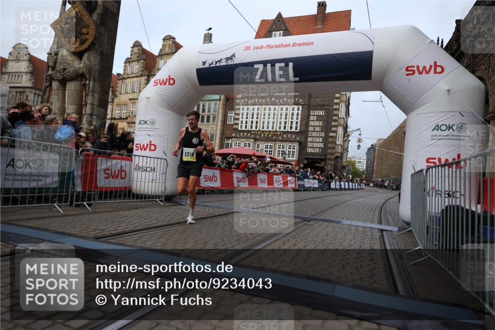 05.10.2025 - 20. swb-Marathon Bremen Yannick Fuchs http://msf.ph/oto/9234043 05.10.2025 10:34:45 Ziel 9319, 10718 meine-sportfotos.de