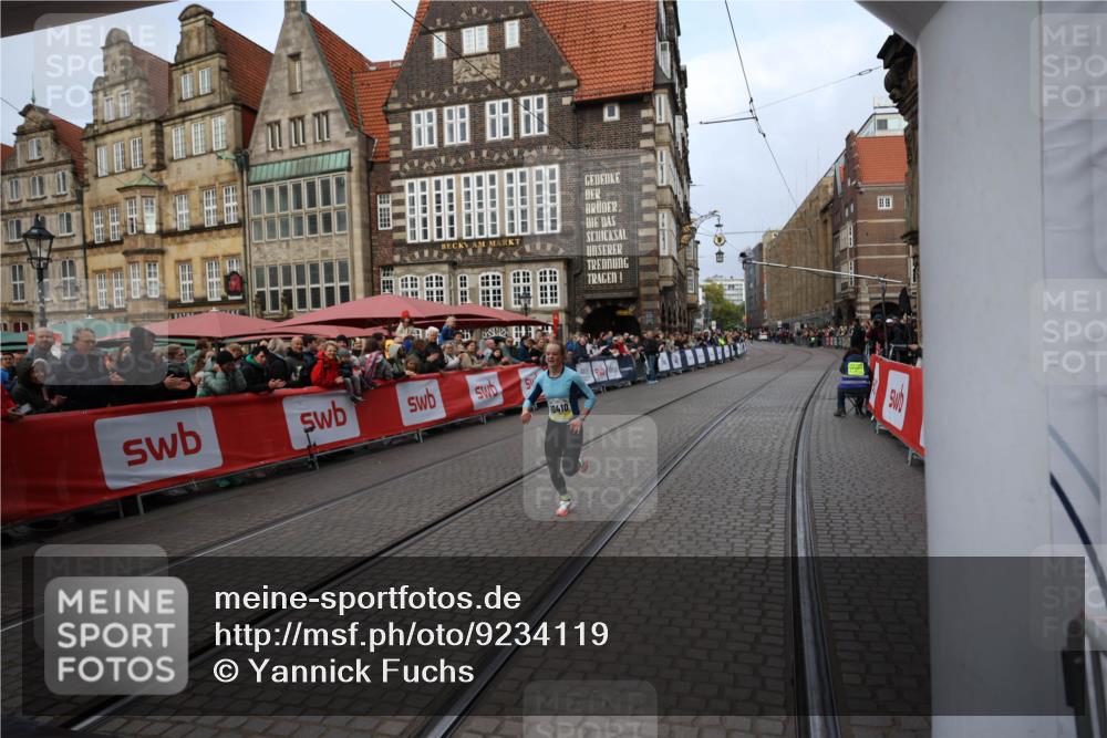 05.10.2025 - 20. swb-Marathon Bremen Yannick Fuchs http://msf.ph/oto/9234119 05.10.2025 10:34:56 Ziel 10410 meine-sportfotos.de