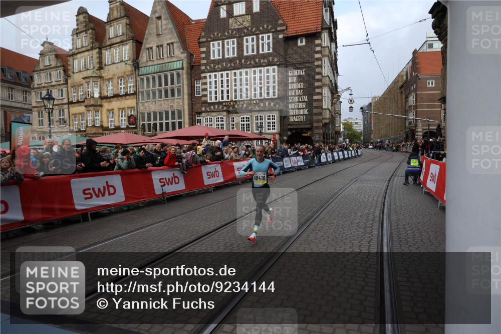 05.10.2025 - 20. swb-Marathon Bremen Yannick Fuchs http://msf.ph/oto/9234144 05.10.2025 10:34:56 Ziel 10410 meine-sportfotos.de