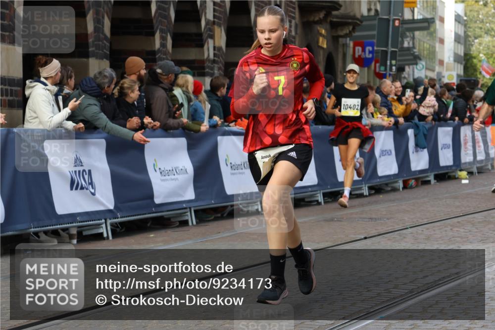 05.10.2025 - 20. swb-Marathon Bremen Strokosch-Dieckow http://msf.ph/oto/9234173 05.10.2025 10:54:16 Ziel 9407, 9574, 9900, 10234, 10402, 10533, 10915, 11040, 11203, 11449 meine-sportfotos.de