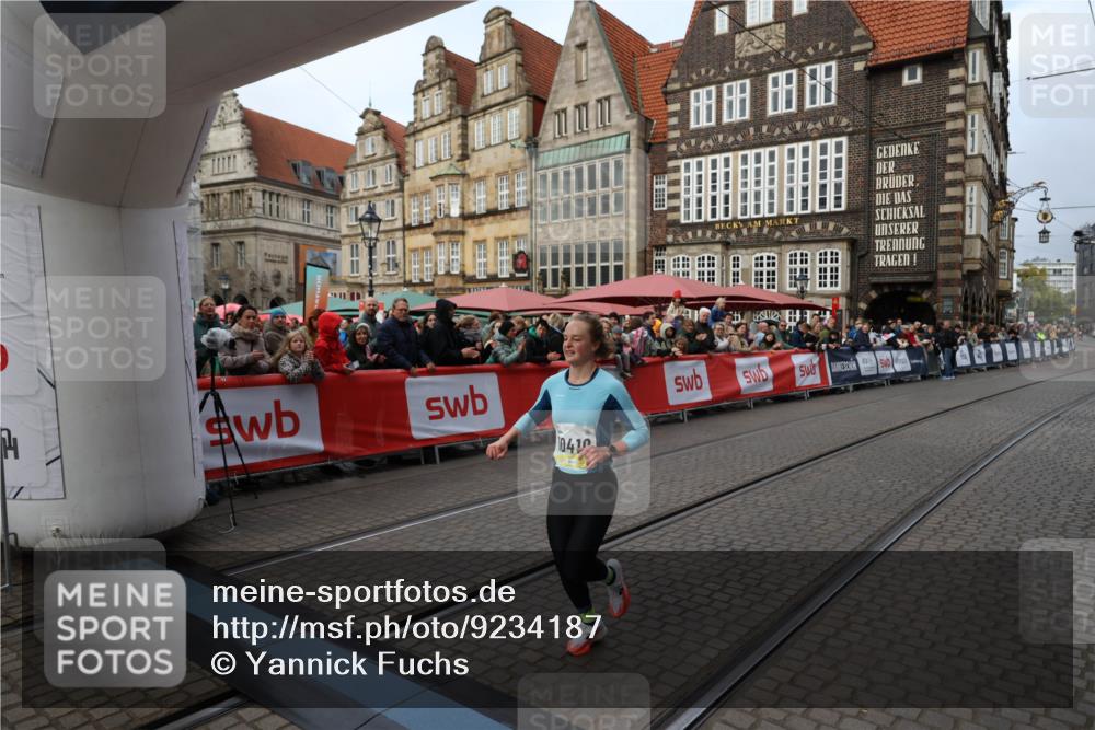 05.10.2025 - 20. swb-Marathon Bremen Yannick Fuchs http://msf.ph/oto/9234187 05.10.2025 10:34:57 Ziel 10410 meine-sportfotos.de