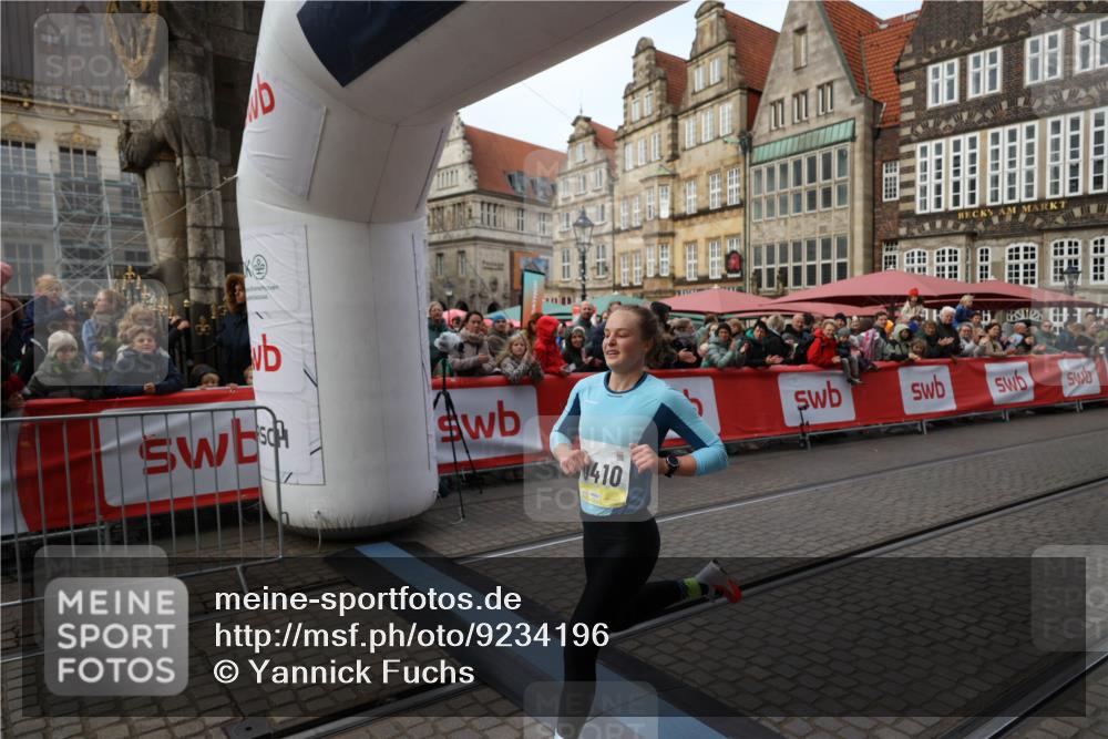 05.10.2025 - 20. swb-Marathon Bremen Yannick Fuchs http://msf.ph/oto/9234196 05.10.2025 10:34:57 Ziel 10410 meine-sportfotos.de