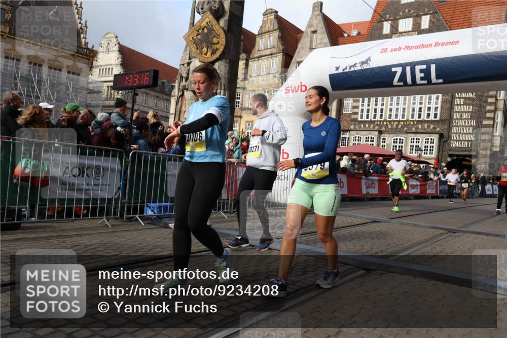 05.10.2025 - 20. swb-Marathon Bremen Yannick Fuchs http://msf.ph/oto/9234208 05.10.2025 11:04:05 Ziel 7788, 9241, 9379, 9571, 10106, 10265, 10271, 11183, 11272, 11609 meine-sportfotos.de