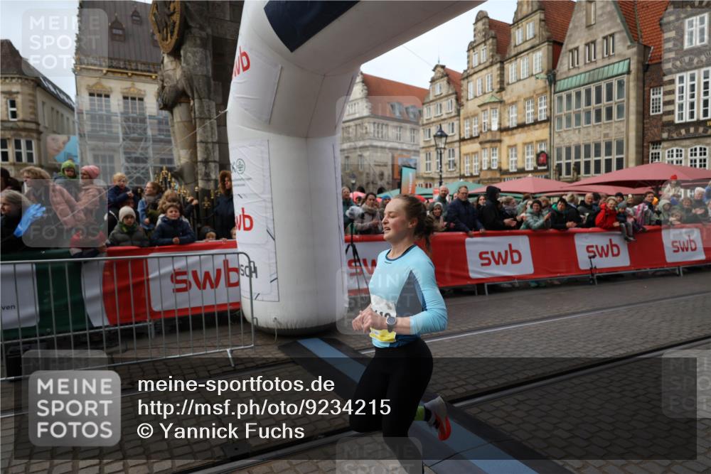 05.10.2025 - 20. swb-Marathon Bremen Yannick Fuchs http://msf.ph/oto/9234215 05.10.2025 10:34:57 Ziel 10410 meine-sportfotos.de