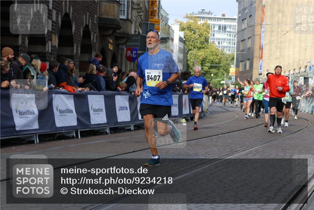05.10.2025 - 20. swb-Marathon Bremen Strokosch-Dieckow http://msf.ph/oto/9234218 05.10.2025 10:54:23 Ziel 9392, 9407, 9633, 10032, 10097, 10810, 10915, 11040, 11271 meine-sportfotos.de