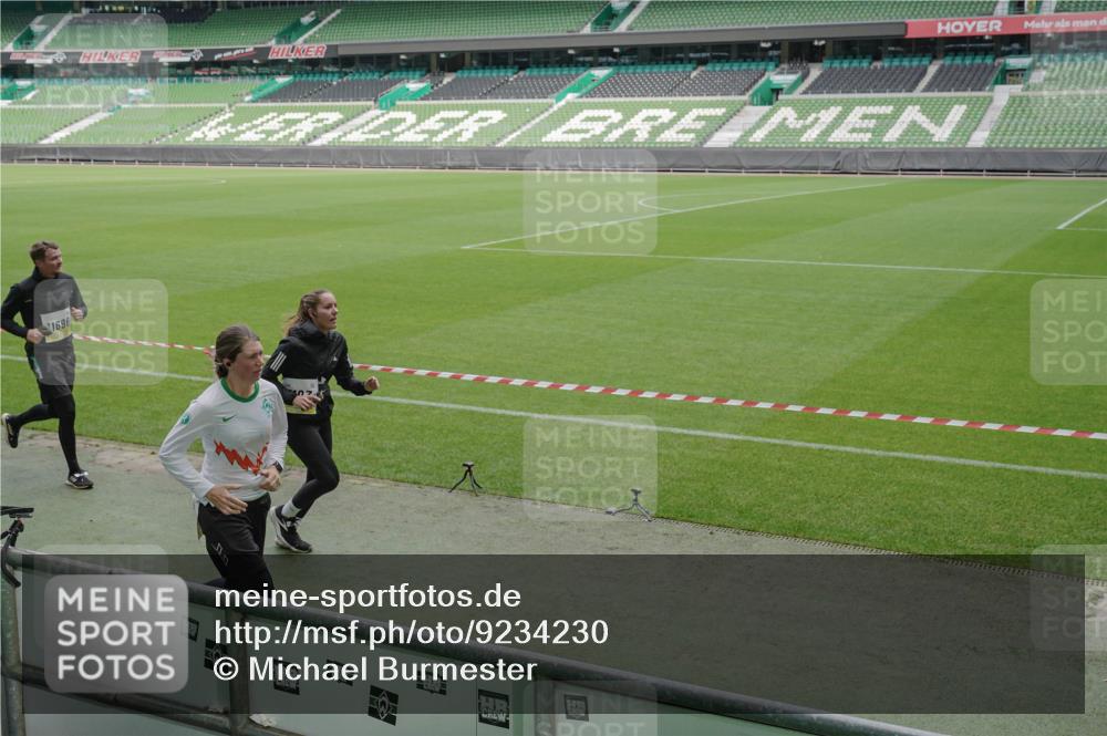 05.10.2025 - 20. swb-Marathon Bremen Michael Burmester http://msf.ph/oto/9234230 05.10.2025 10:31:52 Laufen im Stadion 7193, 7251, 8118, 8888, 9004, 9172, 9196, 9226, 9252, 9256, 9287, 9337, 9415, 9427, 9431, 9457, 9506, 9581, 9621, 9701, 9791, 9807, 9852, 9871, 9903, 9956, 10014, 10019, 10020, 10029, 10038, 10057, 10064, 10075, 10128, 10163, 10199, 10206, 10222, 10226, 10240, 10242, 10262, 10279, 10296, 10310, 10321, 10327, 10335, 10356, 10369, 10438, 10468, 10537, 10543, 10609, 10616, 10636, 10638, 10655, 10662, 10668, 10669, 10698, 10719, 10743, 10785, 9267 meine-sportfotos.de
