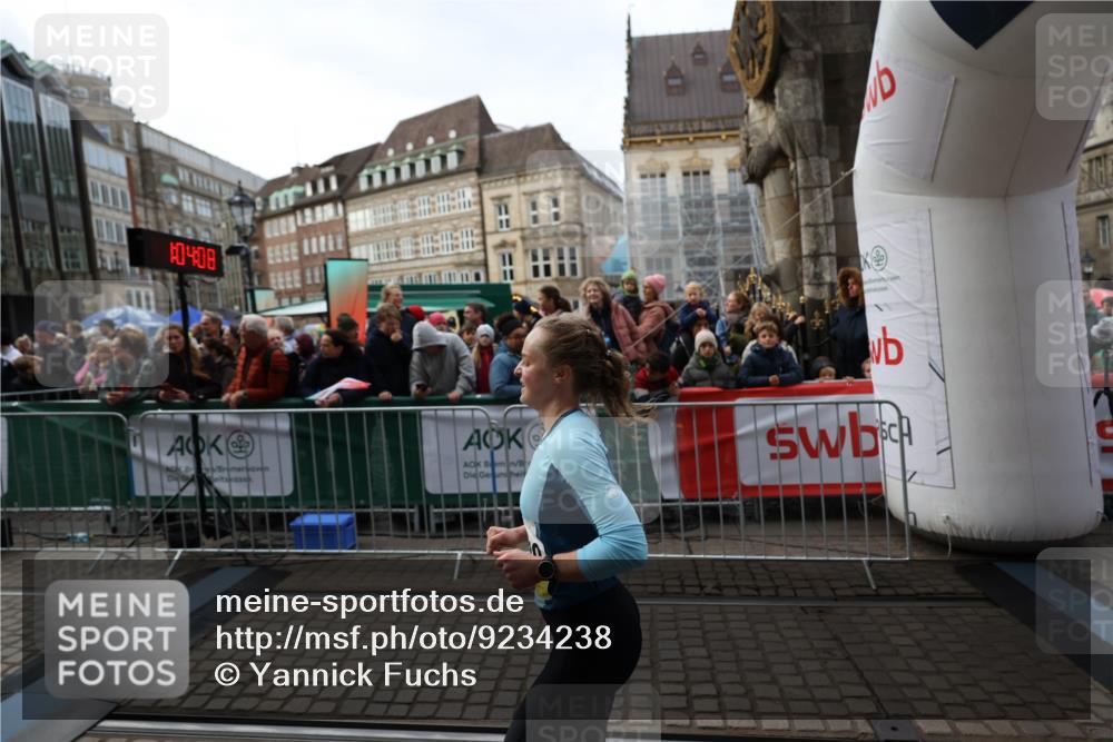 05.10.2025 - 20. swb-Marathon Bremen Yannick Fuchs http://msf.ph/oto/9234238 05.10.2025 10:34:57 Ziel 10410 meine-sportfotos.de