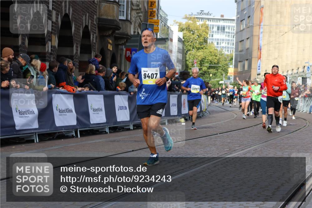 05.10.2025 - 20. swb-Marathon Bremen Strokosch-Dieckow http://msf.ph/oto/9234243 05.10.2025 10:54:23 Ziel 9392, 9407, 9633, 10032, 10097, 10810, 10915, 11040, 11271 meine-sportfotos.de