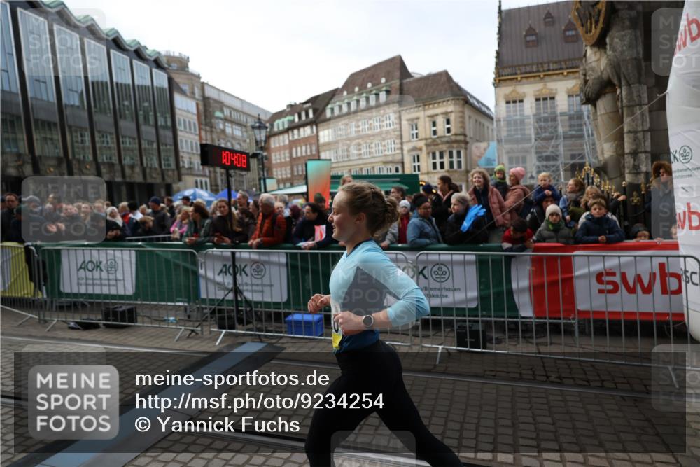 05.10.2025 - 20. swb-Marathon Bremen Yannick Fuchs http://msf.ph/oto/9234254 05.10.2025 10:34:57 Ziel 10410 meine-sportfotos.de