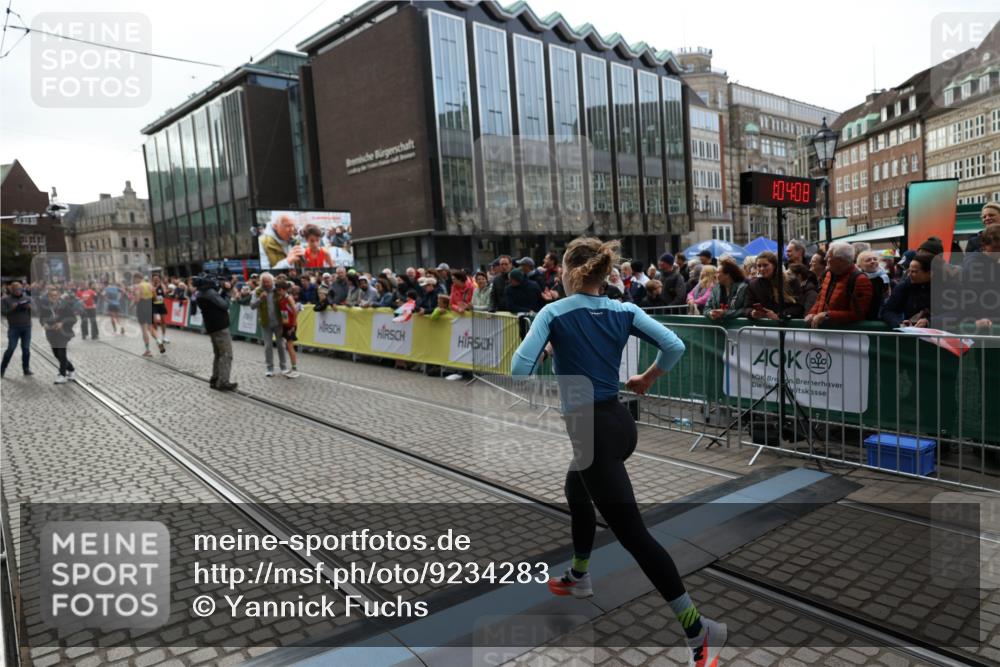05.10.2025 - 20. swb-Marathon Bremen Yannick Fuchs http://msf.ph/oto/9234283 05.10.2025 10:34:58 Ziel 10410 meine-sportfotos.de