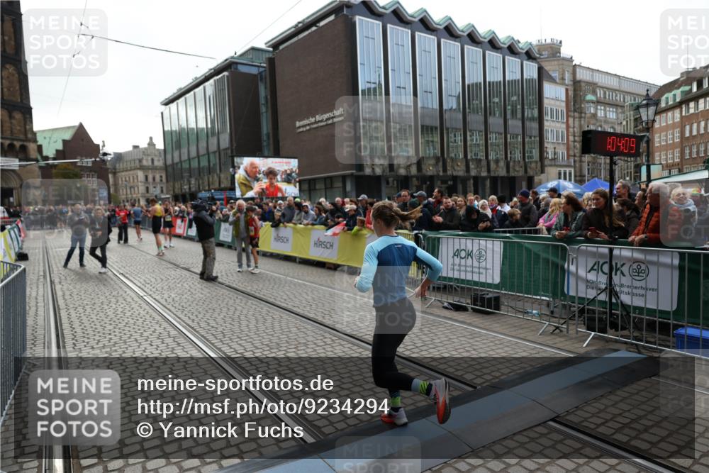 05.10.2025 - 20. swb-Marathon Bremen Yannick Fuchs http://msf.ph/oto/9234294 05.10.2025 10:34:58 Ziel 10410 meine-sportfotos.de