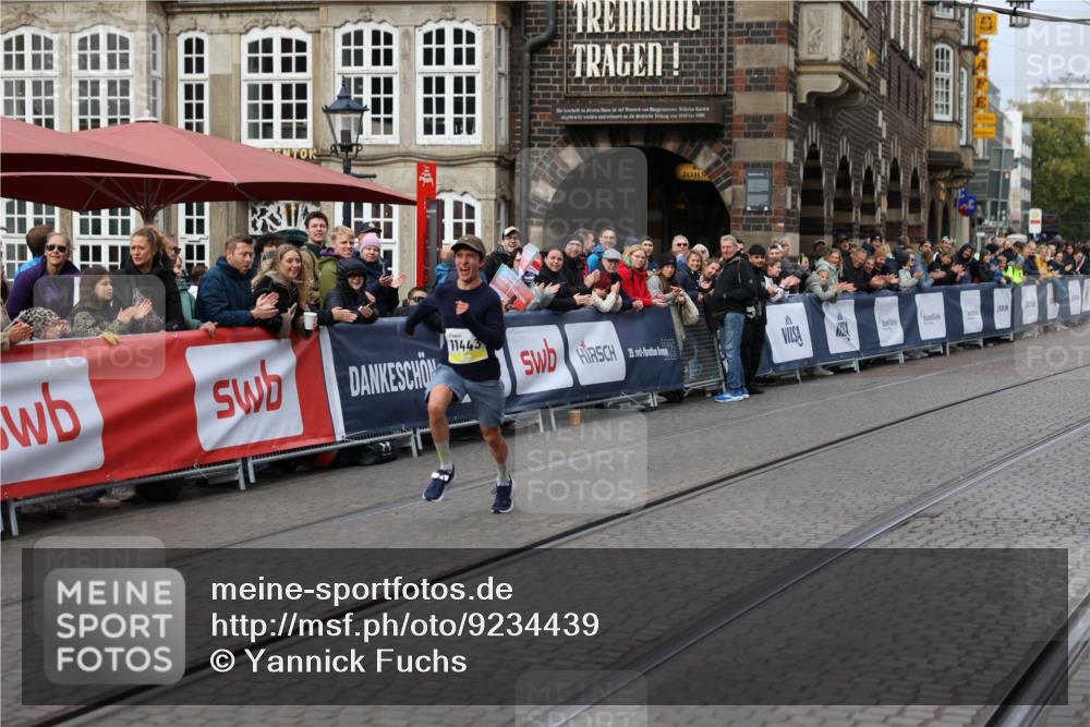 05.10.2025 - 20. swb-Marathon Bremen Yannick Fuchs http://msf.ph/oto/9234439 05.10.2025 10:35:17 Ziel 10476, 11443 meine-sportfotos.de