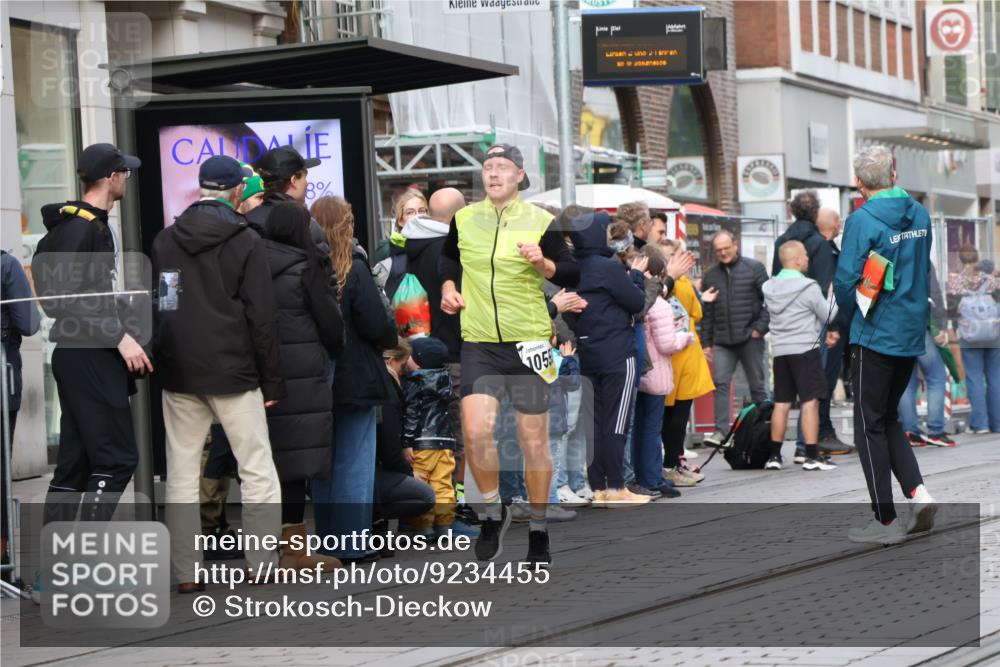 05.10.2025 - 20. swb-Marathon Bremen Strokosch-Dieckow http://msf.ph/oto/9234455 05.10.2025 10:43:29 Ziel 9170, 9270, 9865, 10559, 11256, 11683, 9170, 9270, 9865, 10559, 11256, 11683 meine-sportfotos.de