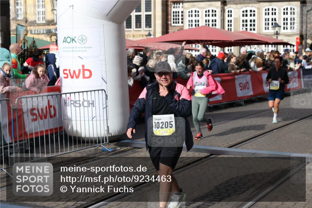 05.10.2025 - 20. swb-Marathon Bremen Yannick Fuchs http://msf.ph/oto/9234463 05.10.2025 11:04:12 Ziel 7123, 9275, 9398, 10205, 10551, 11183, 11609, 11611 meine-sportfotos.de