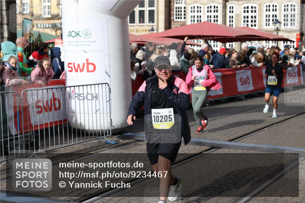 05.10.2025 - 20. swb-Marathon Bremen Yannick Fuchs http://msf.ph/oto/9234467 05.10.2025 11:04:12 Ziel 7123, 9275, 9398, 10205, 10551, 11183, 11609, 11611 meine-sportfotos.de