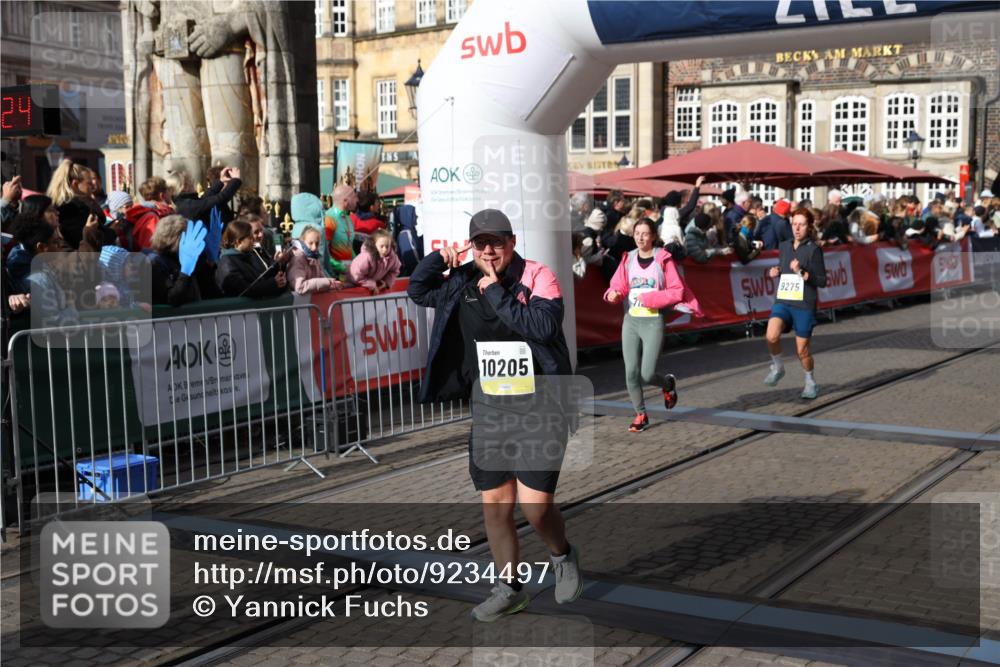 05.10.2025 - 20. swb-Marathon Bremen Yannick Fuchs http://msf.ph/oto/9234497 05.10.2025 11:04:13 Ziel 7123, 7789, 9275, 9398, 10205, 10551, 11183, 11609, 11611 meine-sportfotos.de