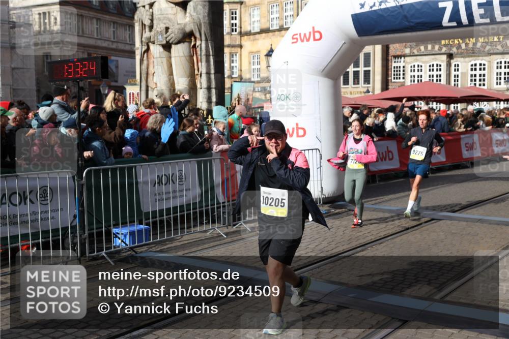 05.10.2025 - 20. swb-Marathon Bremen Yannick Fuchs http://msf.ph/oto/9234509 05.10.2025 11:04:13 Ziel 7123, 7789, 9275, 9398, 10205, 10551, 11183, 11609, 11611 meine-sportfotos.de