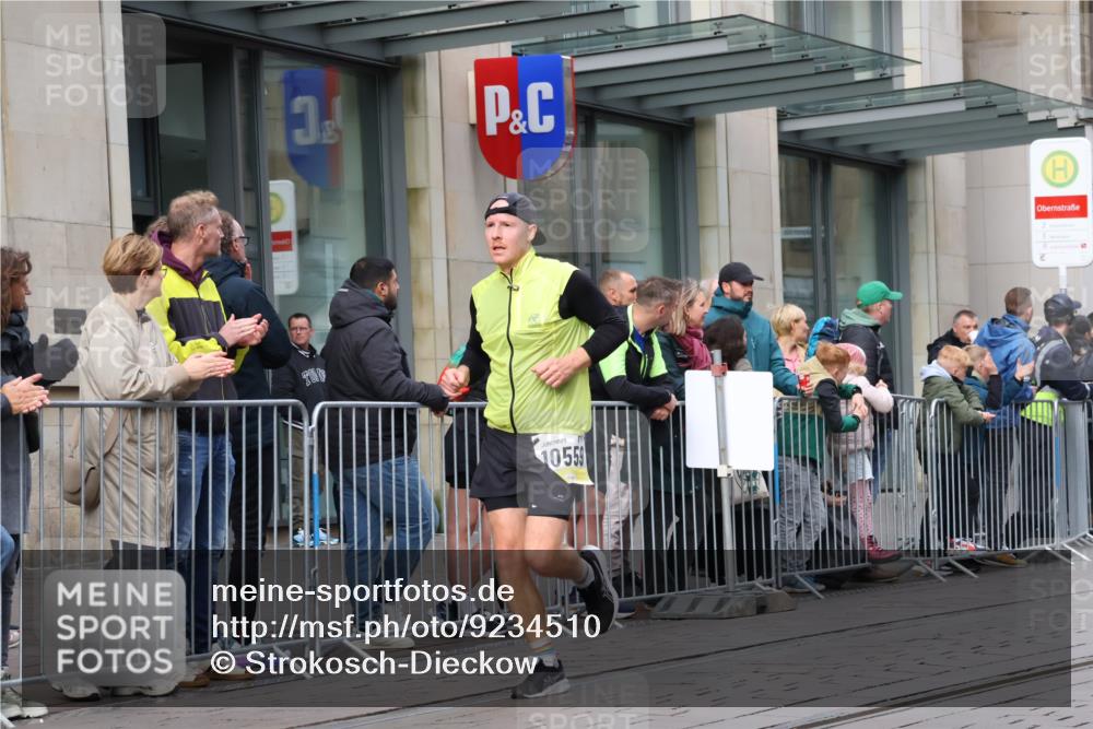 05.10.2025 - 20. swb-Marathon Bremen Strokosch-Dieckow http://msf.ph/oto/9234510 05.10.2025 10:43:32 Ziel 9170, 9270, 9865, 10559, 10652, 10780, 11256, 11316, 11503, 11683, 9170, 9270, 9865, 10559, 10652, 10780, 11256, 11316, 11503, 11683 meine-sportfotos.de