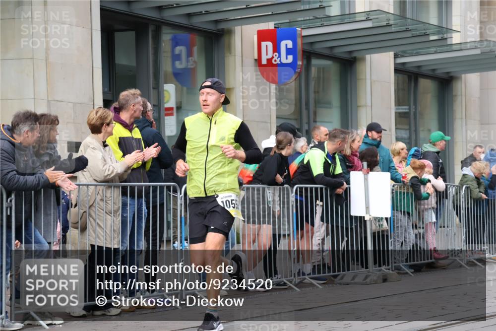 05.10.2025 - 20. swb-Marathon Bremen Strokosch-Dieckow http://msf.ph/oto/9234520 05.10.2025 10:43:33 Ziel 9170, 9270, 9614, 9865, 10351, 10559, 10652, 10780, 11256, 11316, 11503, 11683, 9170, 9270, 9614, 9865, 10351, 10559, 10652, 10780, 11256, 11316, 11503, 11683 meine-sportfotos.de