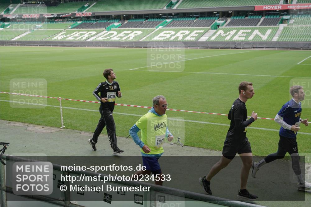 05.10.2025 - 20. swb-Marathon Bremen Michael Burmester http://msf.ph/oto/9234533 05.10.2025 10:32:01 Laufen im Stadion 7193, 8118, 8326, 8333, 8888, 9172, 9196, 9226, 9256, 9415, 9427, 9439, 9457, 9506, 9581, 9621, 9701, 9776, 9807, 9834, 9871, 9903, 9956, 10014, 10019, 10020, 10029, 10038, 10057, 10064, 10075, 10128, 10206, 10215, 10222, 10226, 10242, 10262, 10279, 10296, 10310, 10327, 10335, 10369, 10438, 10460, 10468, 10616, 10655, 10662, 10668, 10698, 10719, 10743, 10785, 7251, 9004, 9252, 9267, 9287, 9337, 9431, 9457 meine-sportfotos.de