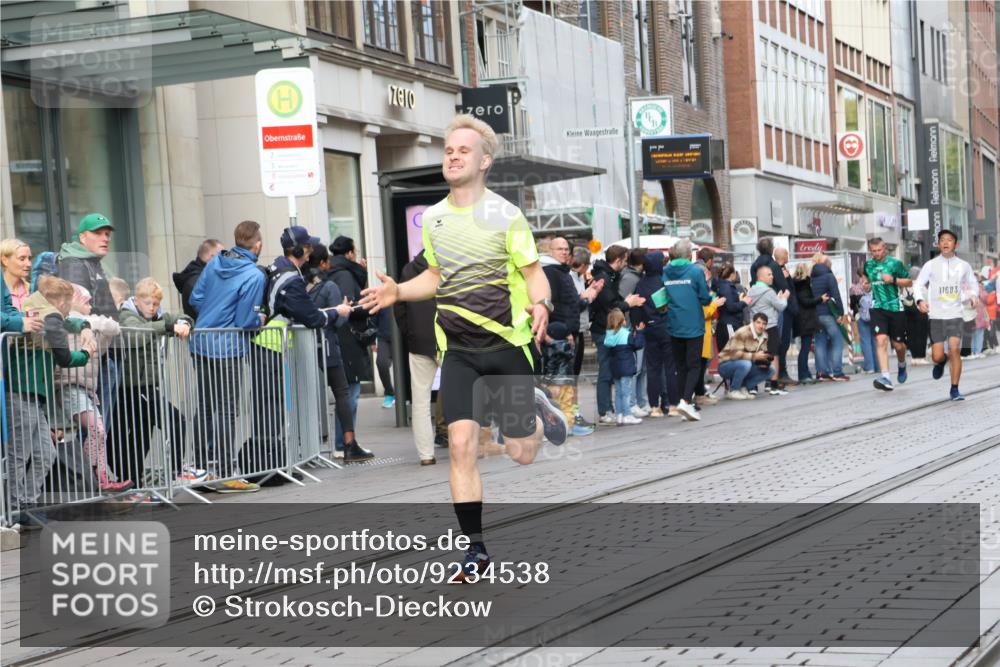 05.10.2025 - 20. swb-Marathon Bremen Strokosch-Dieckow http://msf.ph/oto/9234538 05.10.2025 10:43:36 Ziel 9170, 9270, 9614, 9865, 9919, 10351, 10559, 10652, 10780, 11256, 11316, 11503, 11683, 9170, 9270, 9614, 9865, 9919, 10351, 10559, 10652, 10780, 11256, 11316, 11503, 11683 meine-sportfotos.de