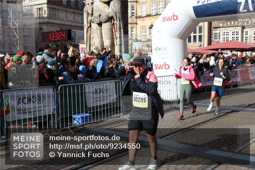 05.10.2025 - 20. swb-Marathon Bremen Yannick Fuchs http://msf.ph/oto/9234550 05.10.2025 11:04:14 Ziel 7123, 7789, 9275, 9398, 10205, 10551, 10853, 11102, 11611 meine-sportfotos.de