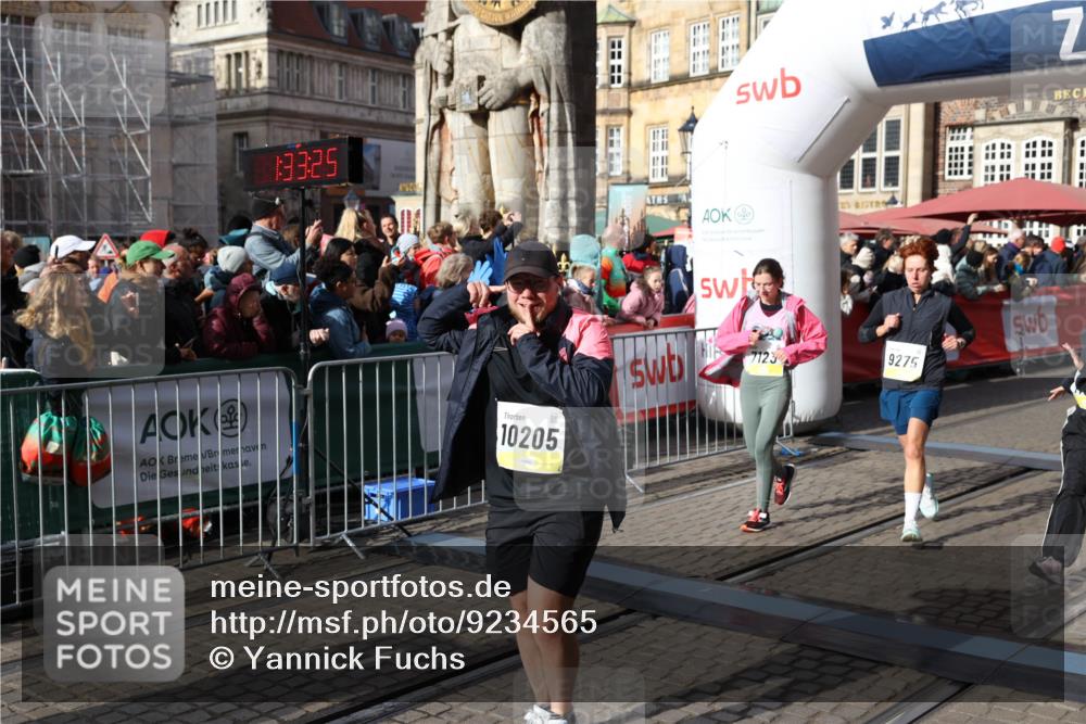 05.10.2025 - 20. swb-Marathon Bremen Yannick Fuchs http://msf.ph/oto/9234565 05.10.2025 11:04:14 Ziel 7123, 7789, 9275, 9398, 10205, 10551, 10853, 11102, 11611 meine-sportfotos.de
