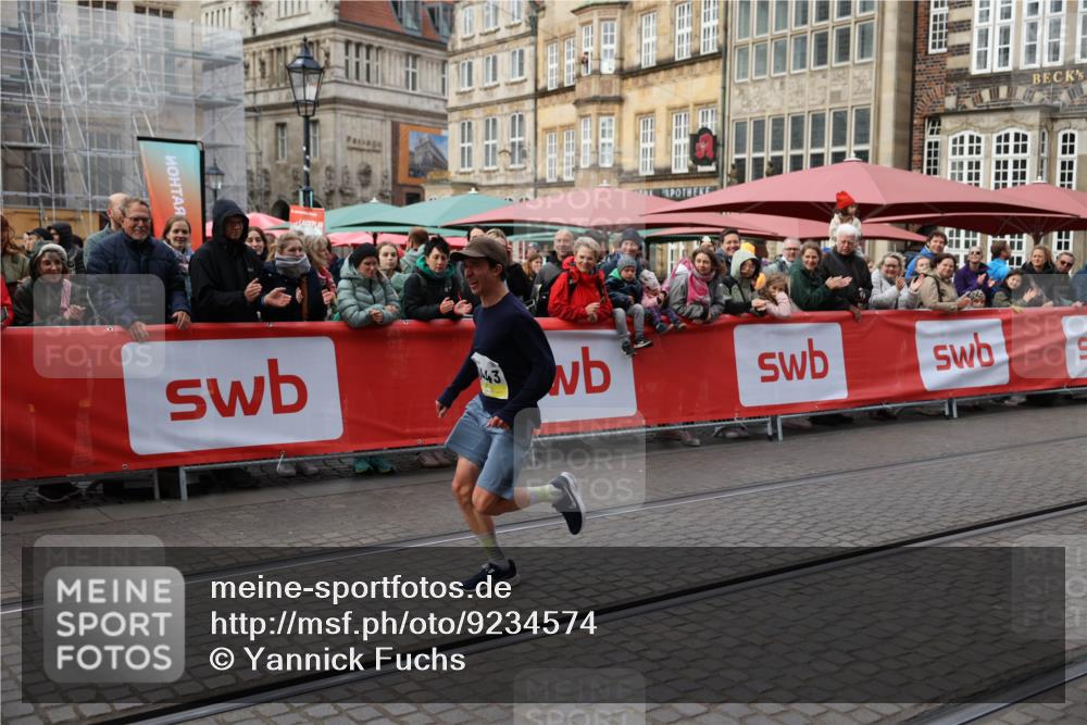 05.10.2025 - 20. swb-Marathon Bremen Yannick Fuchs http://msf.ph/oto/9234574 05.10.2025 10:35:18 Ziel 10476, 11443 meine-sportfotos.de