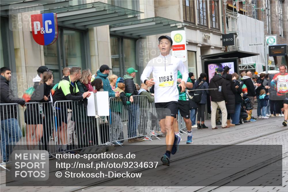 05.10.2025 - 20. swb-Marathon Bremen Strokosch-Dieckow http://msf.ph/oto/9234637 05.10.2025 10:43:41 Ziel 9170, 9614, 9865, 9919, 10348, 10351, 10649, 10652, 10780, 11256, 11316, 11503, 11645, 11648, 11683, 9170, 9614, 9865, 9919, 10348, 10351, 10649, 10652, 10780, 11256, 11316, 11503, 11645, 11648, 11683 meine-sportfotos.de