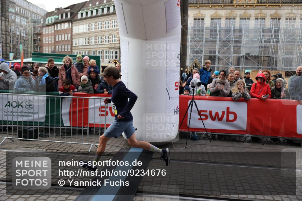 05.10.2025 - 20. swb-Marathon Bremen Yannick Fuchs http://msf.ph/oto/9234676 05.10.2025 10:35:19 Ziel 10476, 11443 meine-sportfotos.de