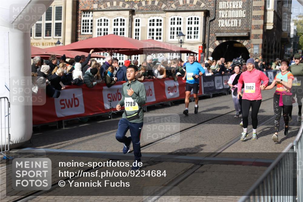 05.10.2025 - 20. swb-Marathon Bremen Yannick Fuchs http://msf.ph/oto/9234684 05.10.2025 11:04:16 Ziel 7123, 7789, 9275, 9398, 10098, 10205, 10551, 10853, 11001, 11077, 11102, 11611, 11685 meine-sportfotos.de