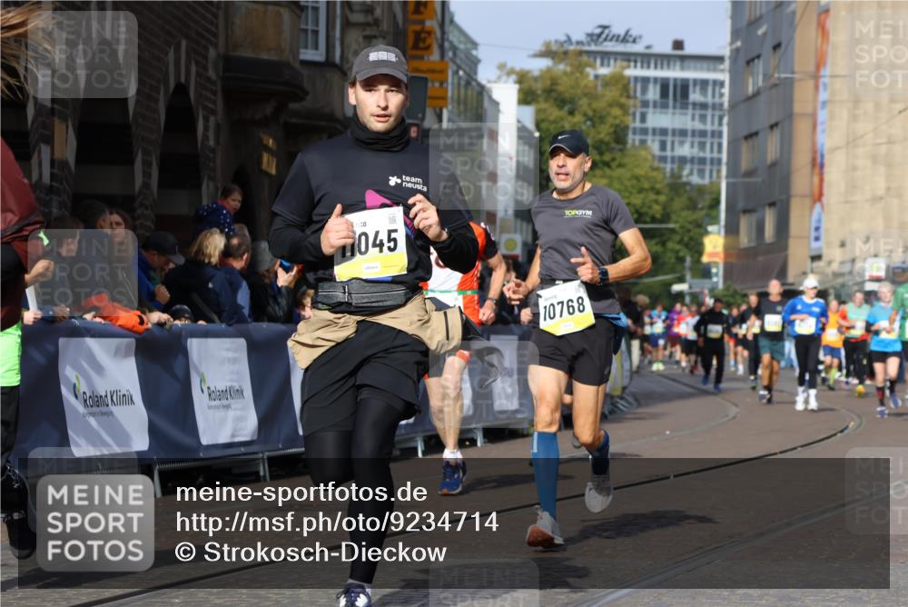 05.10.2025 - 20. swb-Marathon Bremen Strokosch-Dieckow http://msf.ph/oto/9234714 05.10.2025 10:54:34 Ziel 9367, 10174, 10178, 10296, 10768, 11045, 11089, 11321, 11694 meine-sportfotos.de