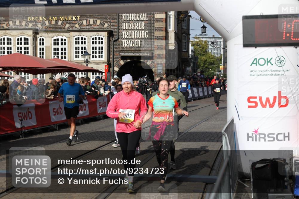 05.10.2025 - 20. swb-Marathon Bremen Yannick Fuchs http://msf.ph/oto/9234723 05.10.2025 11:04:18 Ziel 7123, 7789, 9275, 10098, 10853, 11001, 11077, 11102, 11611, 11685 meine-sportfotos.de