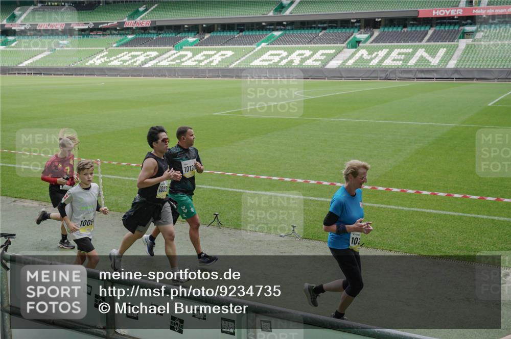 05.10.2025 - 20. swb-Marathon Bremen Michael Burmester http://msf.ph/oto/9234735 05.10.2025 10:32:07 Laufen im Stadion 7193, 8118, 8326, 8333, 8888, 9172, 9176, 9196, 9226, 9256, 9268, 9284, 9313, 9415, 9427, 9436, 9439, 9506, 9517, 9581, 9621, 9701, 9776, 9807, 9830, 9834, 9868, 9871, 9903, 9956, 9957, 9985, 10014, 10019, 10020, 10029, 10038, 10057, 10064, 10075, 10128, 10206, 10215, 10222, 10226, 10242, 10262, 10296, 10310, 10327, 10335, 10369, 10385, 10460, 10468, 10616, 10655, 10662, 10668, 10698, 10719, 10743, 10785, 7251, 9004, 9172, 9196, 9252, 9267, 9287, 9337, 9431, 9457 meine-sportfotos.de