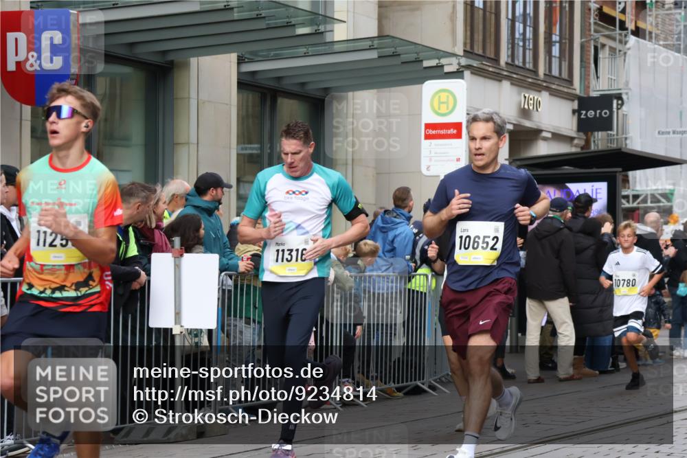05.10.2025 - 20. swb-Marathon Bremen Strokosch-Dieckow http://msf.ph/oto/9234814 05.10.2025 10:43:49 Ziel 9614, 9865, 9919, 10044, 10348, 10351, 10649, 10652, 10780, 10816, 11256, 11316, 11503, 11645, 11648, 11659, 9614, 9865, 9919, 10044, 10348, 10351, 10649, 10652, 10780, 10816, 11256, 11316, 11503, 11645, 11648, 11659 meine-sportfotos.de