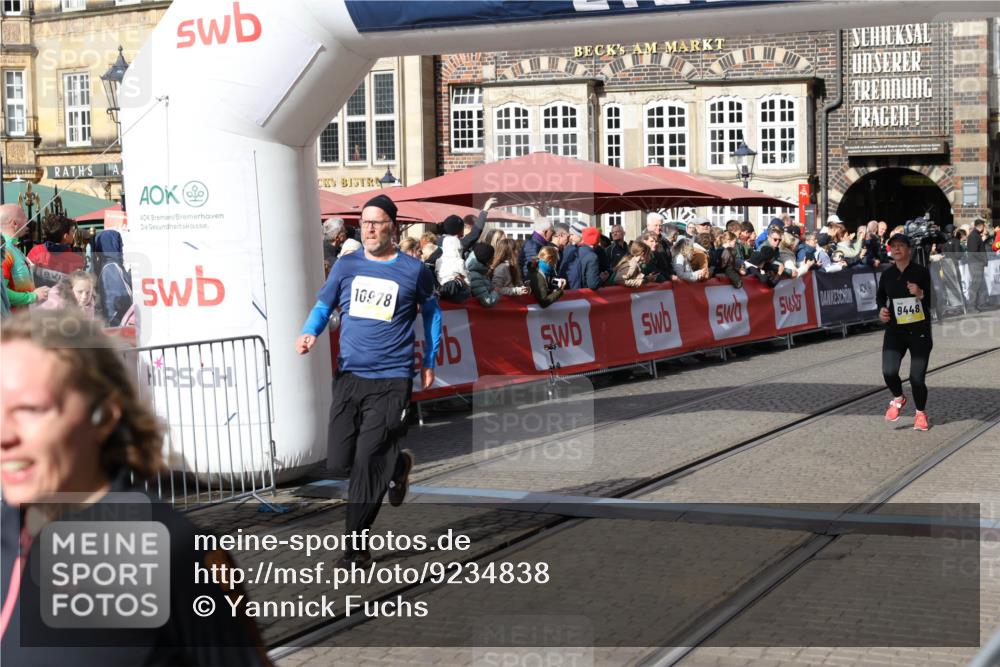 05.10.2025 - 20. swb-Marathon Bremen Yannick Fuchs http://msf.ph/oto/9234838 05.10.2025 11:04:22 Ziel 7789, 9448, 10098, 10853, 11001, 11077, 11102, 11685 meine-sportfotos.de