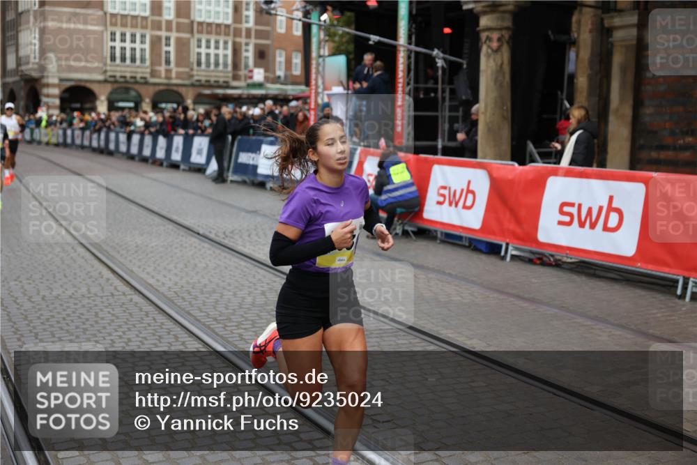 05.10.2025 - 20. swb-Marathon Bremen Yannick Fuchs http://msf.ph/oto/9235024 05.10.2025 10:35:42 Ziel 9697, 10538, 11341 meine-sportfotos.de