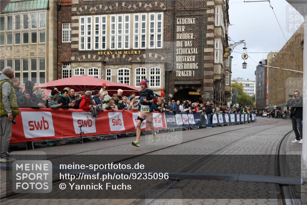 05.10.2025 - 20. swb-Marathon Bremen Yannick Fuchs http://msf.ph/oto/9235096 05.10.2025 10:36:00 Ziel 10372 meine-sportfotos.de