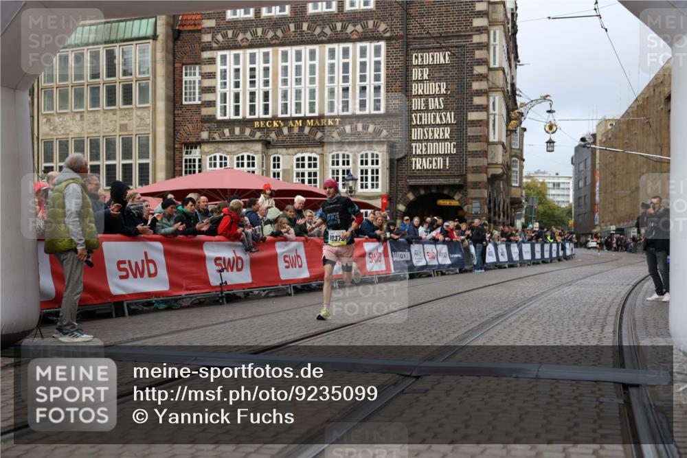05.10.2025 - 20. swb-Marathon Bremen Yannick Fuchs http://msf.ph/oto/9235099 05.10.2025 10:36:00 Ziel 10372 meine-sportfotos.de