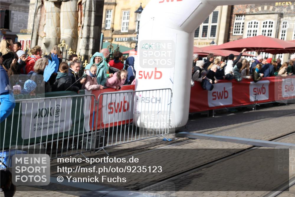 05.10.2025 - 20. swb-Marathon Bremen Yannick Fuchs http://msf.ph/oto/9235123 05.10.2025 11:04:23 Ziel 7789, 9448, 9537, 10098, 10853, 11001, 11077, 11102, 11685 meine-sportfotos.de