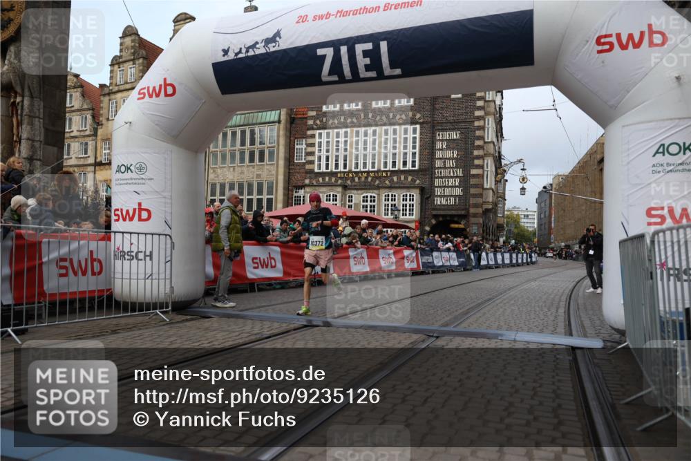 05.10.2025 - 20. swb-Marathon Bremen Yannick Fuchs http://msf.ph/oto/9235126 05.10.2025 10:36:01 Ziel 10372 meine-sportfotos.de