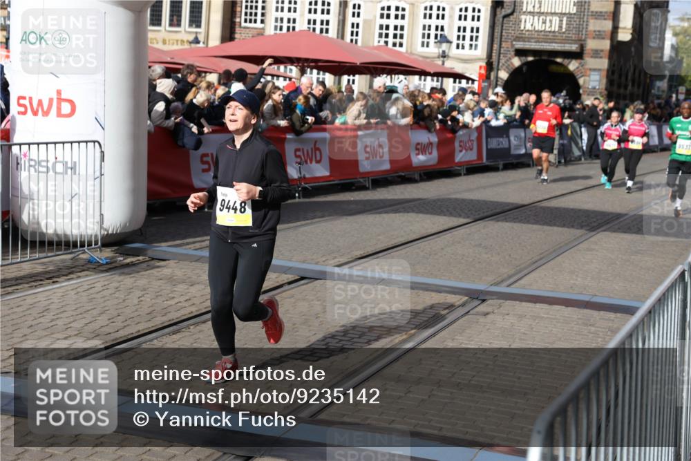 05.10.2025 - 20. swb-Marathon Bremen Yannick Fuchs http://msf.ph/oto/9235142 05.10.2025 11:04:24 Ziel 9448, 9537, 10098, 10853, 11001, 11077, 11102, 11685 meine-sportfotos.de